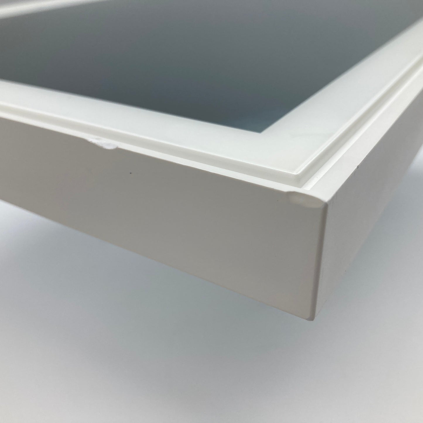 Skylight Calendar 150-CAL 16GB Chipped Frame