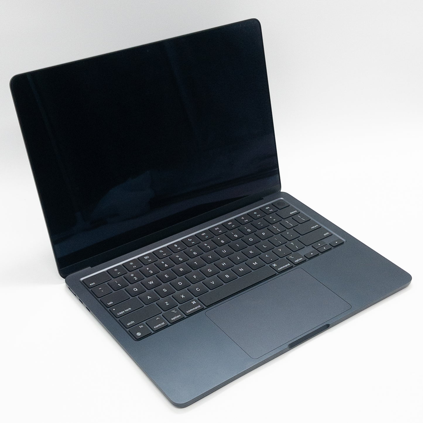 2022 Apple MacBook Air 13.6" M2 8C GPU 3.5GHz 8GB RAM 256GB SSD MLY33LL/A