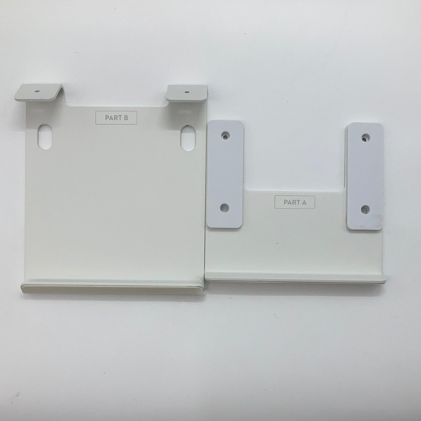 Skylight Calendar 150-CAL 16GB Chipped Frame
