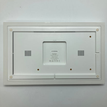 Skylight Calendar 150-CAL 16GB Chipped Frame